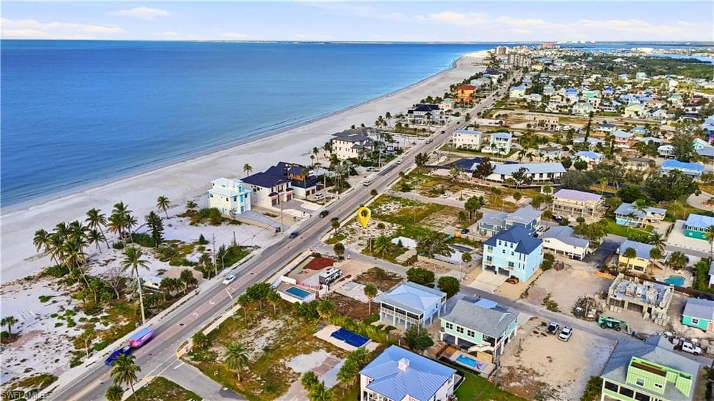 101 Hibiscus DR, FORT MYERS BEACH FL 33931-8