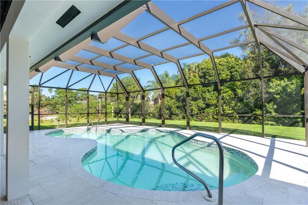 5105 Berkeley DR, NAPLES FL 34112-31