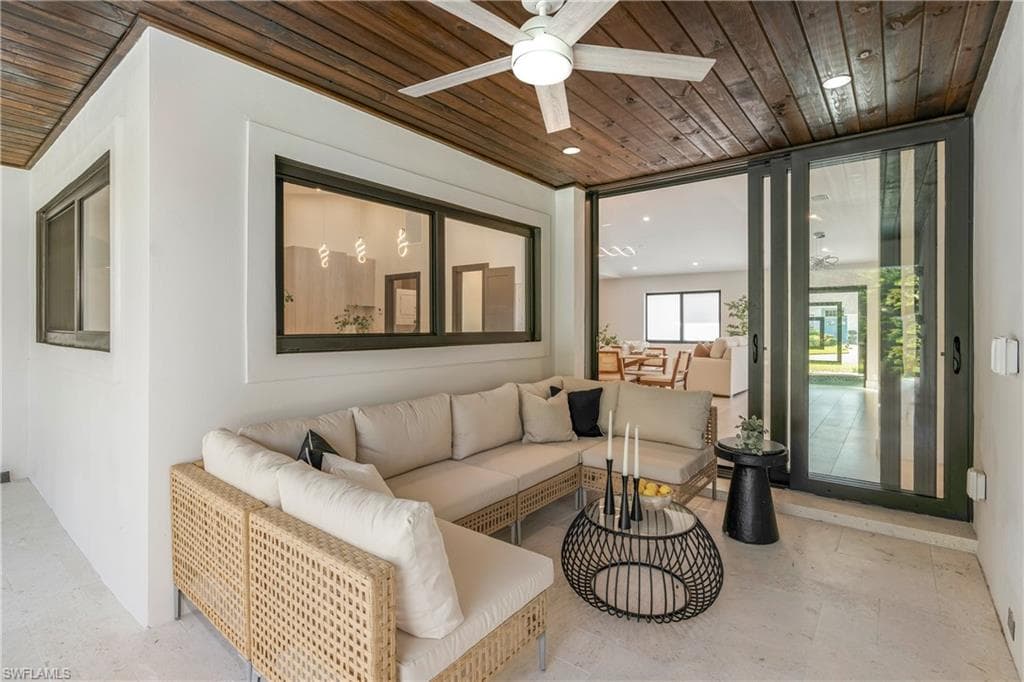 5105 Berkeley DR, NAPLES FL 34112-29