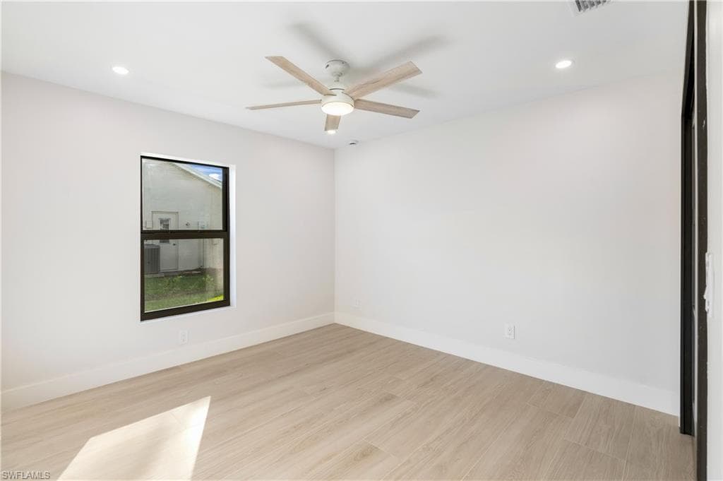 5105 Berkeley DR, NAPLES FL 34112-10