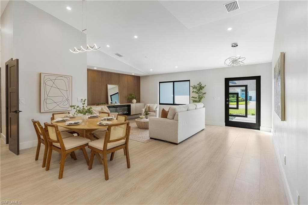 5105 Berkeley DR, NAPLES FL 34112-28