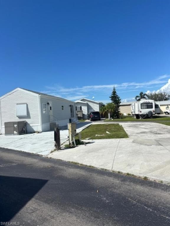 11631 Dawn Cowrie DR, FORT MYERS FL 33908-2