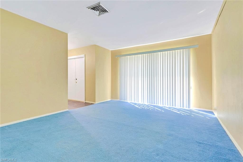 204 Lake AVE, LEHIGH ACRES FL 33936-3