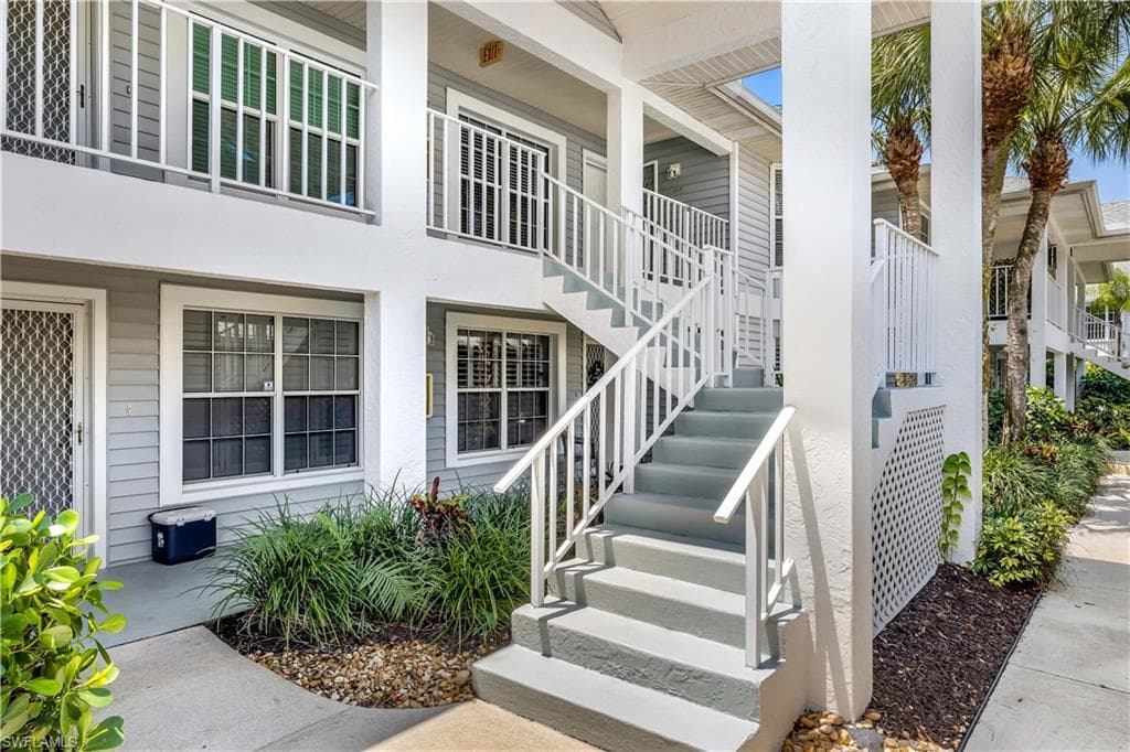 1350 Misty Pines CIR # 204, NAPLES FL 34105-2