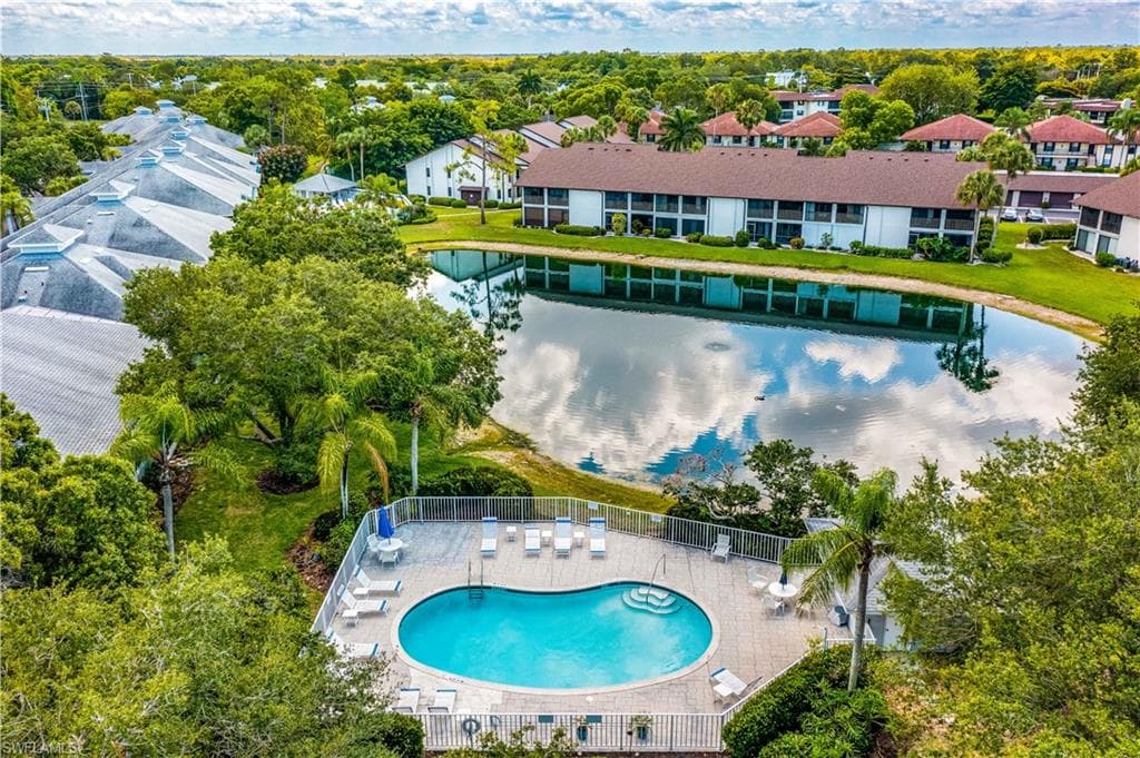 1350 Misty Pines CIR # 204, NAPLES FL 34105-17