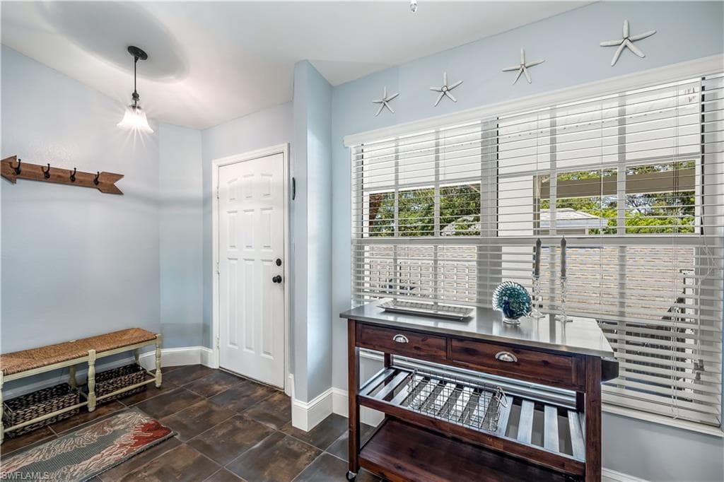 1350 Misty Pines CIR # 204, NAPLES FL 34105-3