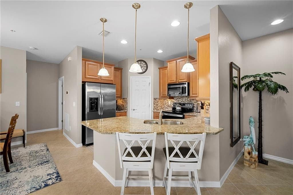 23520 Alamanda DR # 202, ESTERO FL 34135-12