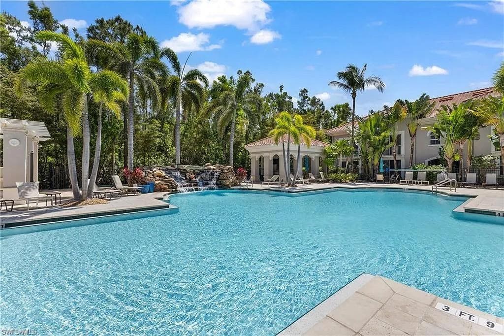 23520 Alamanda DR # 202, ESTERO FL 34135-31