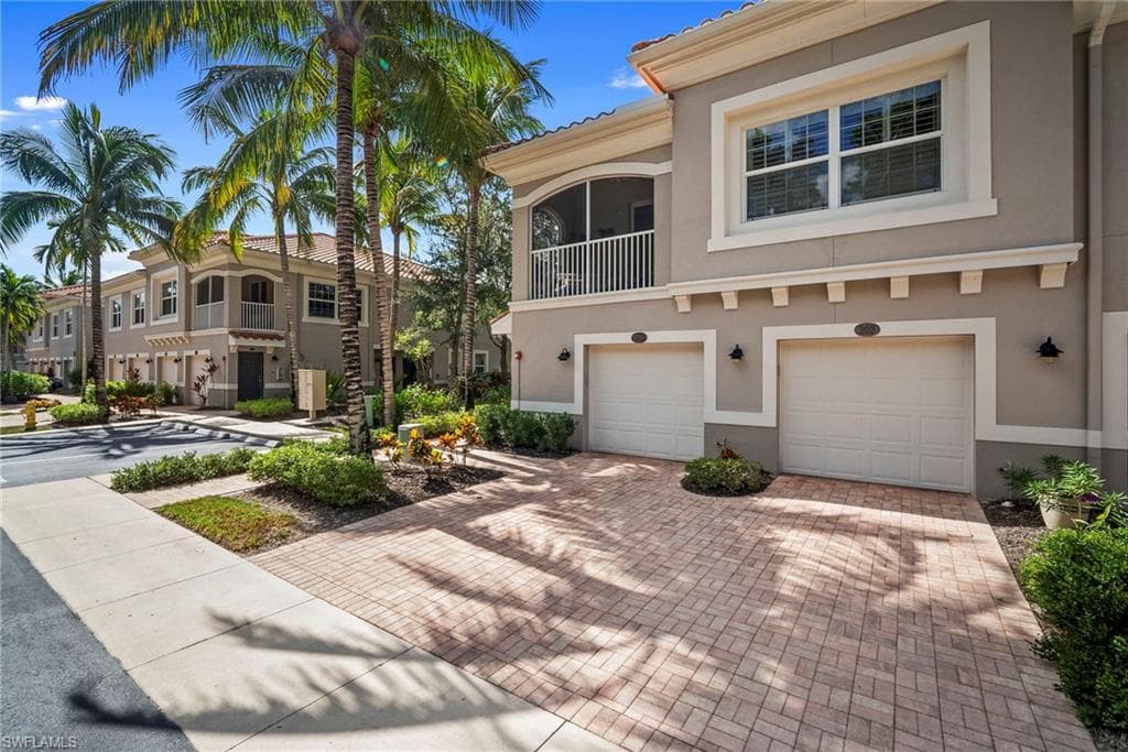 23520 Alamanda DR # 202, ESTERO FL 34135-4