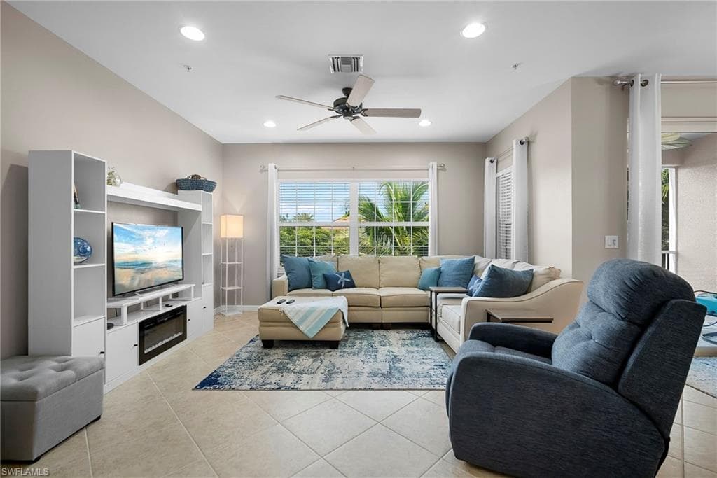 23520 Alamanda DR # 202, ESTERO FL 34135-8