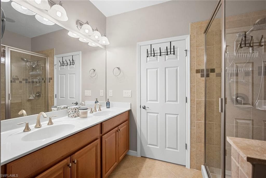 23520 Alamanda DR # 202, ESTERO FL 34135-23