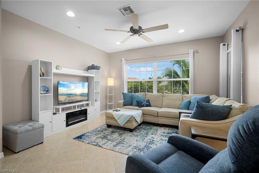 23520 Alamanda DR # 202, ESTERO FL 34135-9