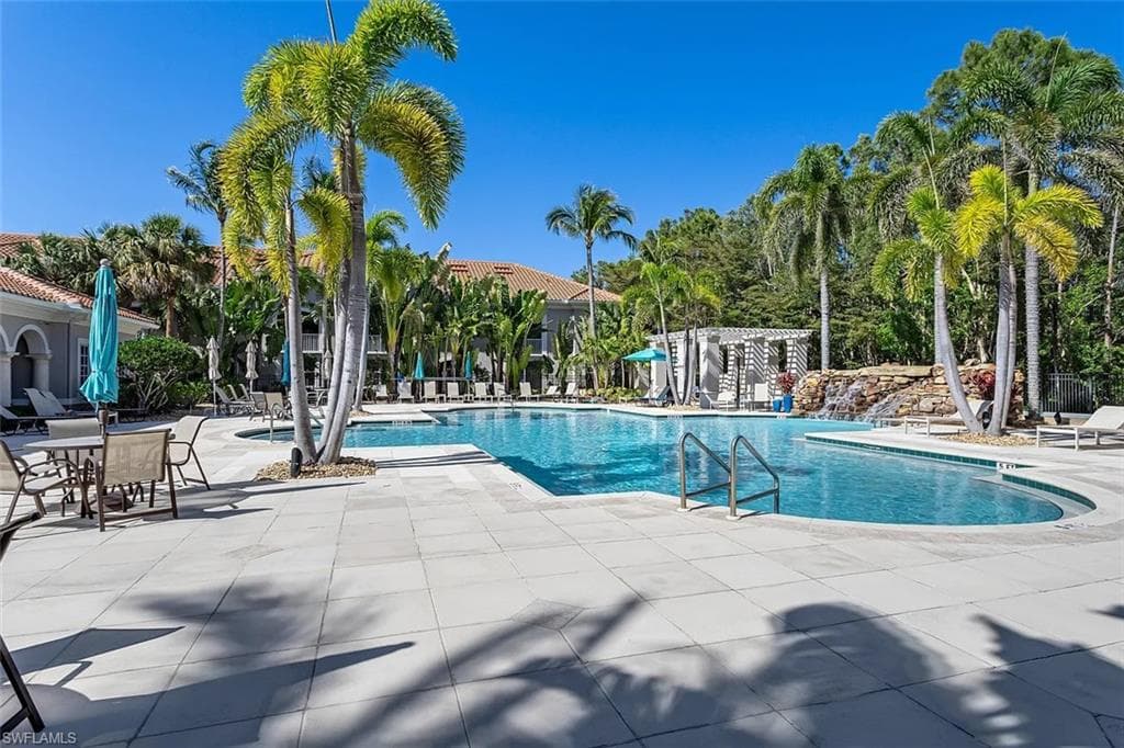 23520 Alamanda DR # 202, ESTERO FL 34135-34