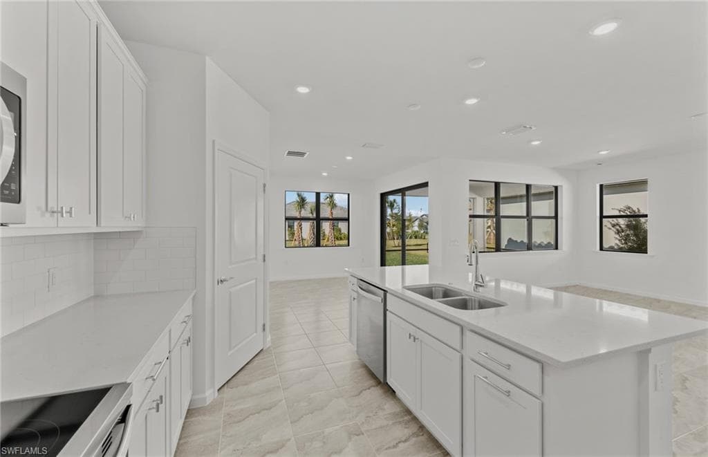 3922 E Hampton CIR, ALVA FL 33920-8