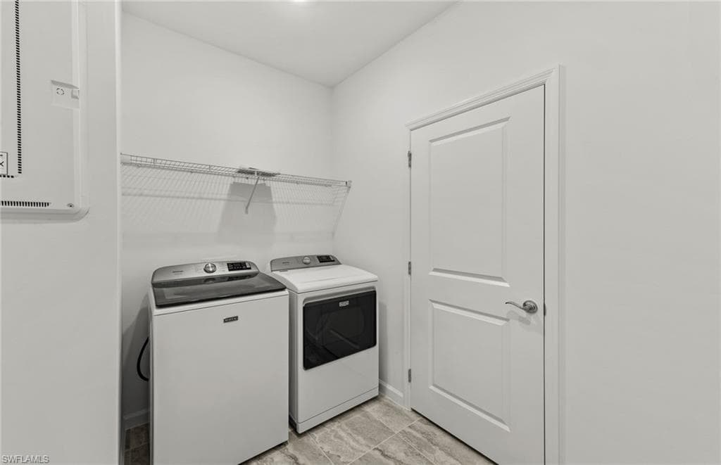 3922 E Hampton CIR, ALVA FL 33920-20