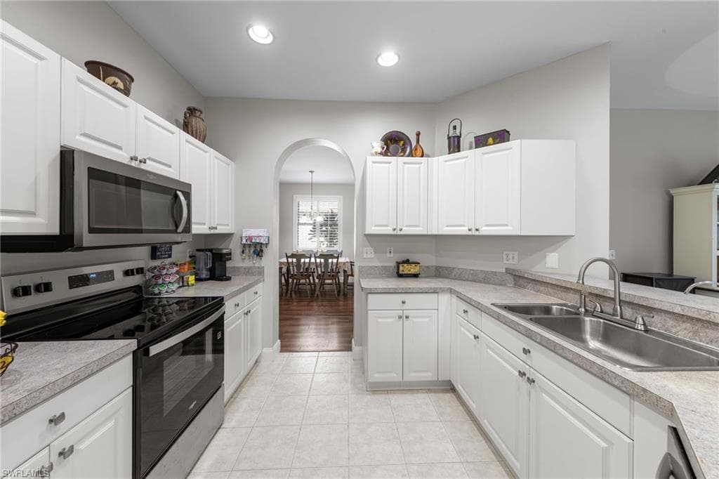 11528 Woodmount LN, ESTERO FL 33928-12