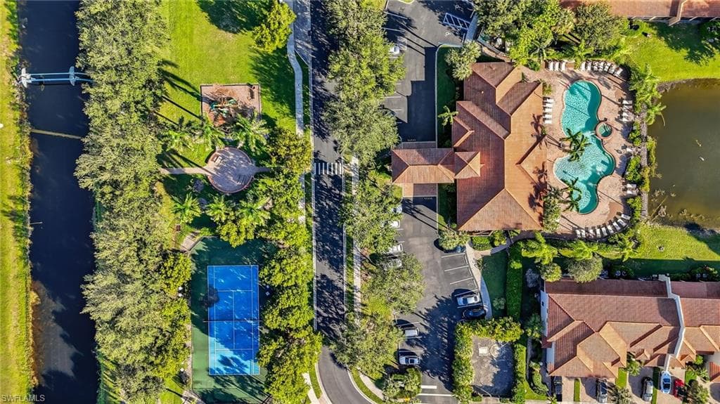 7666 Bristol CIR, NAPLES FL 34120-18