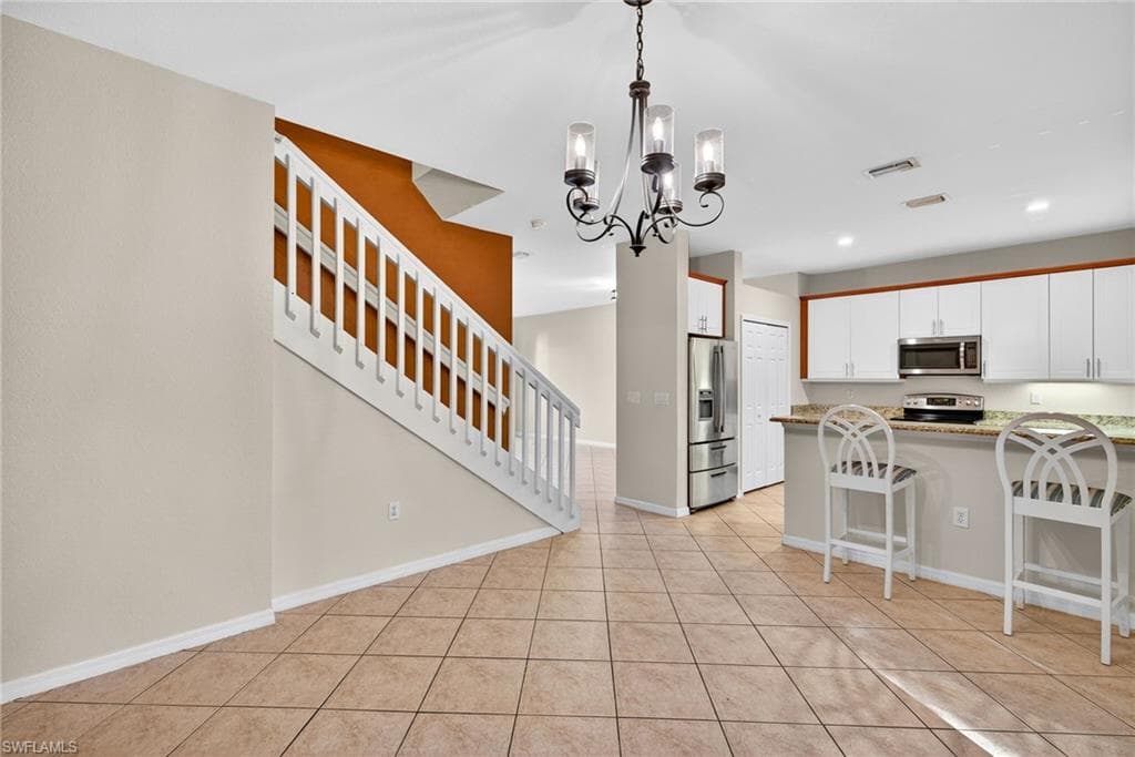 7666 Bristol CIR, NAPLES FL 34120-3