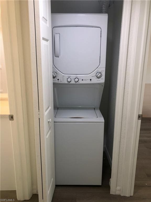 16881 Davis RD # 214, FORT MYERS FL 33908-27