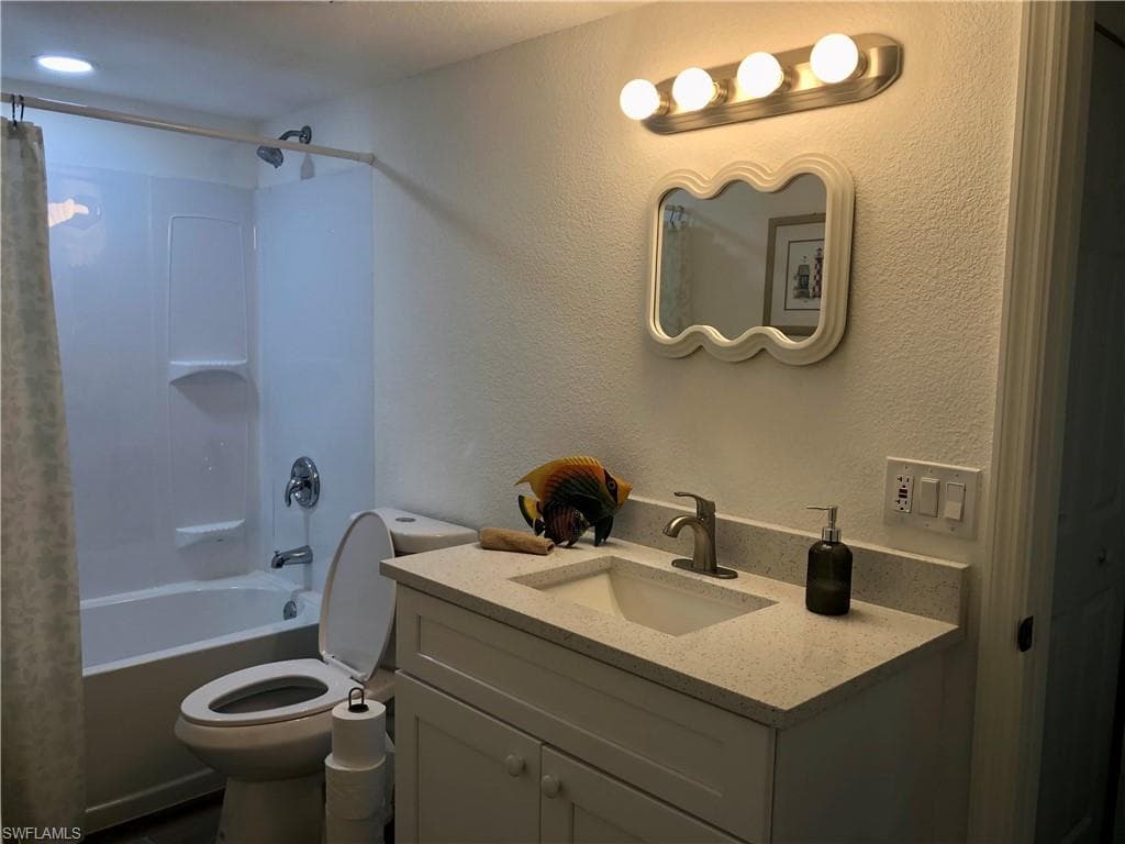 16881 Davis RD # 214, FORT MYERS FL 33908-29