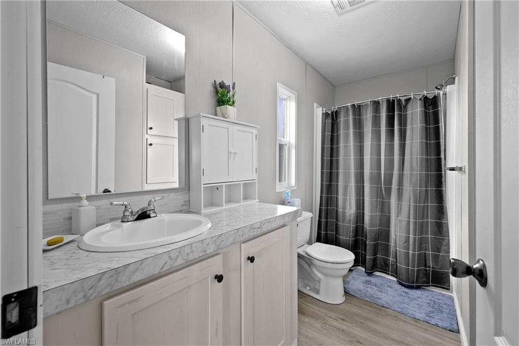 1747 Beverly DR, NAPLES FL 34114-22
