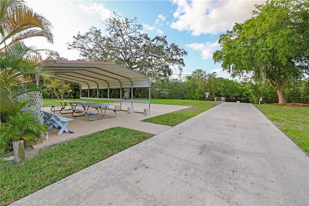 1747 Beverly DR, NAPLES FL 34114-25