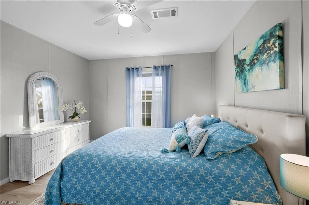 1747 Beverly DR, NAPLES FL 34114-21