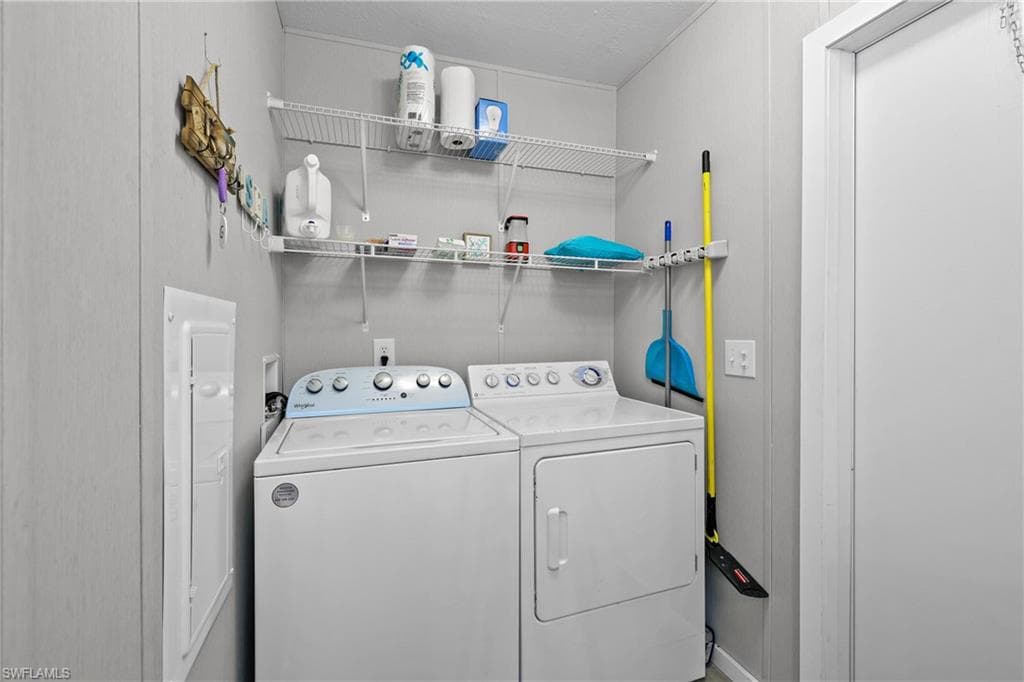 1747 Beverly DR, NAPLES FL 34114-23