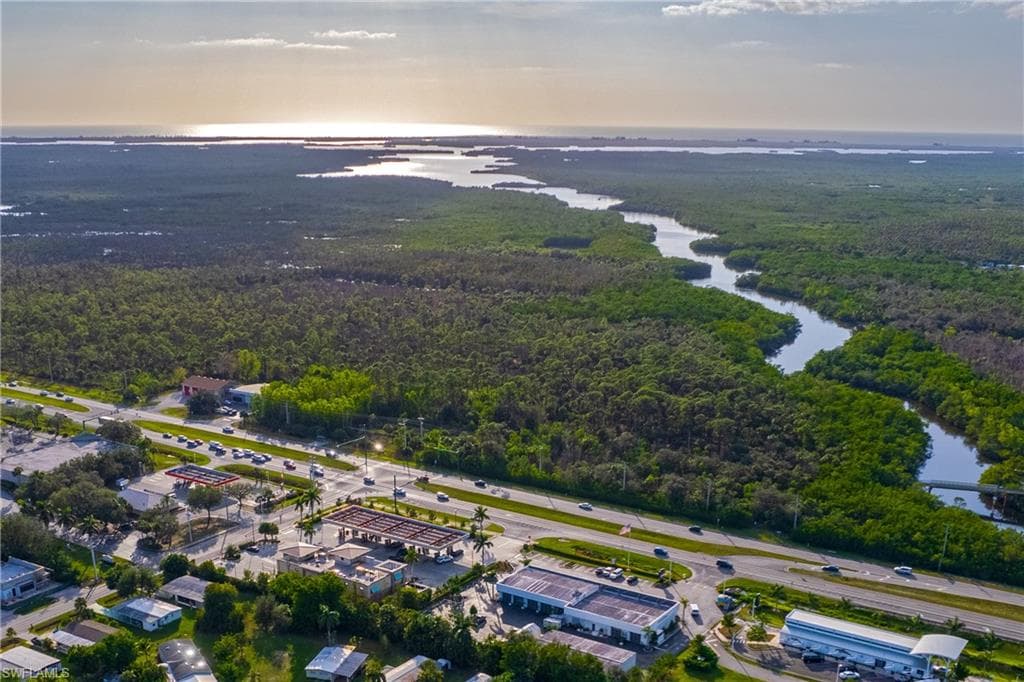 1747 Beverly DR, NAPLES FL 34114-28