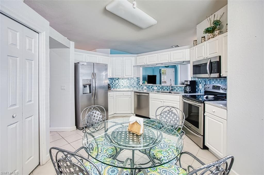 13616 Gulf Breeze ST, FORT MYERS FL 33907-13