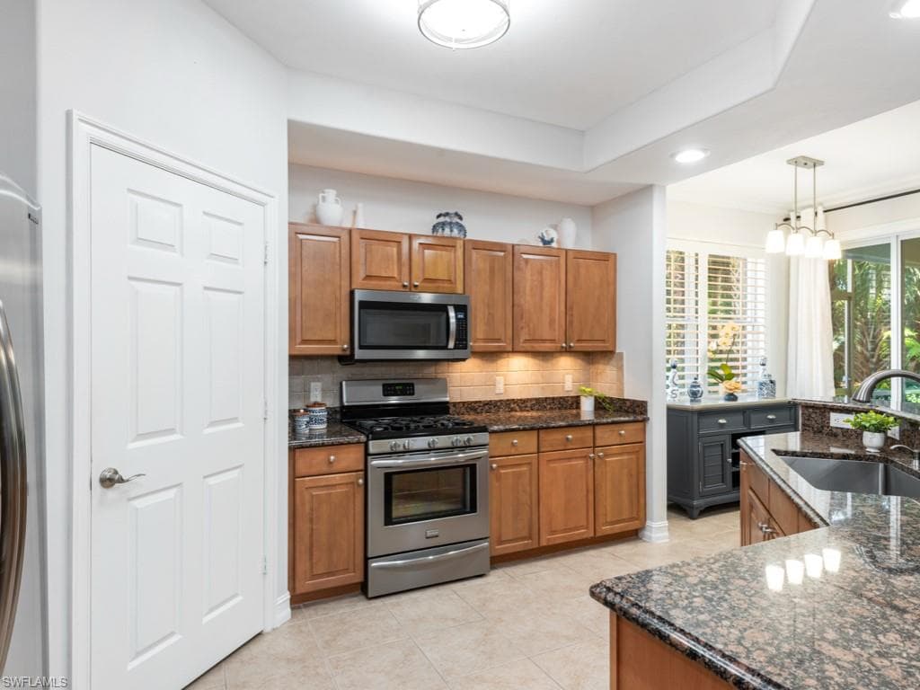 2012 Tarpon Bay DR N # 101, NAPLES FL 34119-8