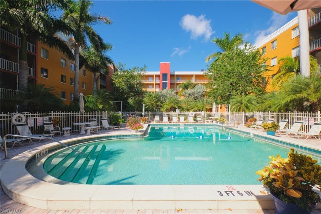 2366 E Mall DR # 519, FORT MYERS FL 33901-45