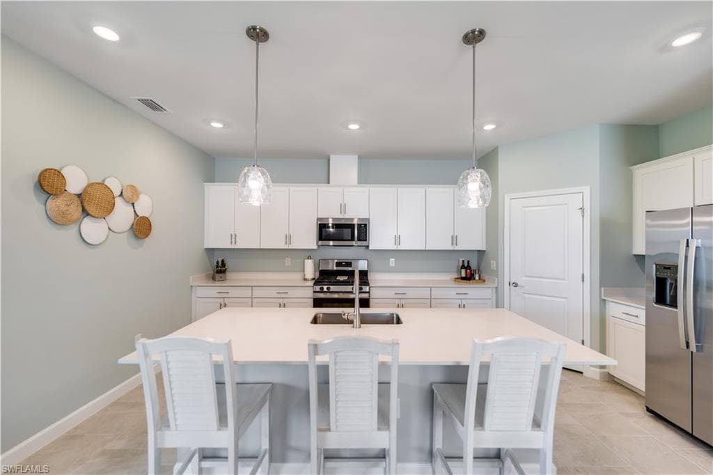 18546 Ives DR, ESTERO FL 33928-11