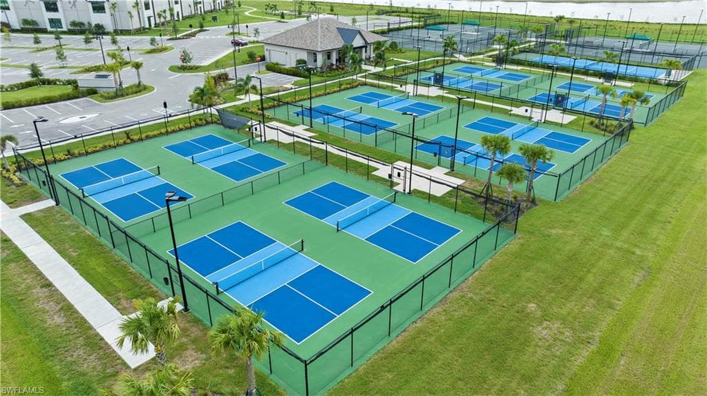 18546 Ives DR, ESTERO FL 33928-37