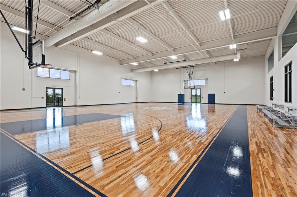 18546 Ives DR, ESTERO FL 33928-40