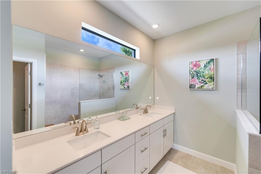 18546 Ives DR, ESTERO FL 33928-17