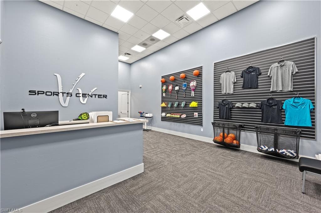 18546 Ives DR, ESTERO FL 33928-39