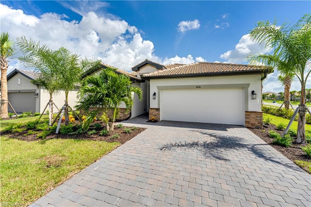 18546 Ives DR, ESTERO FL 33928-30
