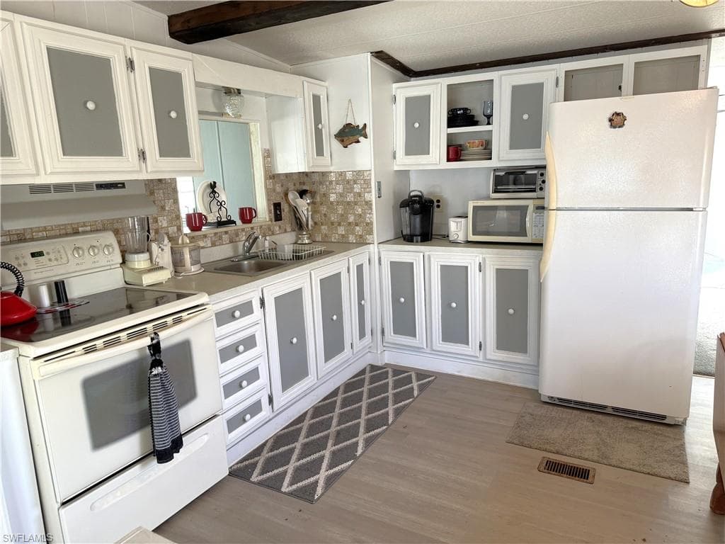 16211 Cynthia CT, FORT MYERS FL 33908-9