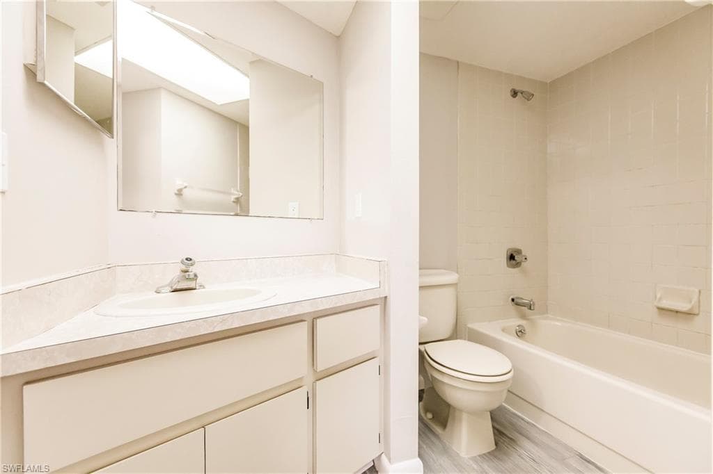 1123 SW 48th TER # 104, CAPE CORAL FL 33914-26