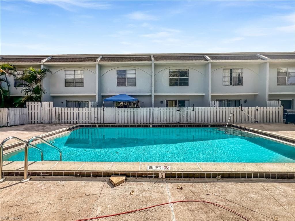 1123 SW 48th TER # 104, CAPE CORAL FL 33914-1