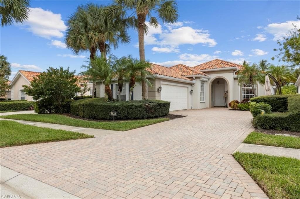 3833 Huelva CT, NAPLES FL 34109-25