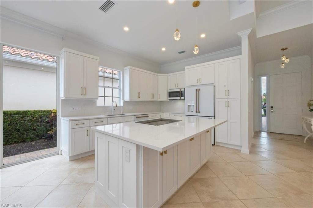 3833 Huelva CT, NAPLES FL 34109-2