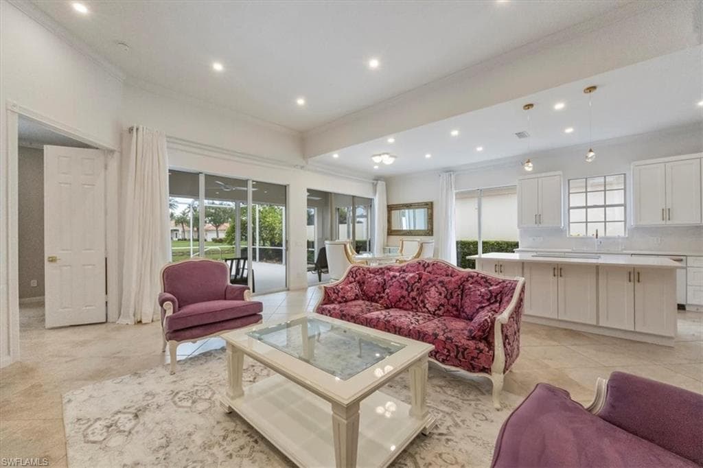 3833 Huelva CT, NAPLES FL 34109-8