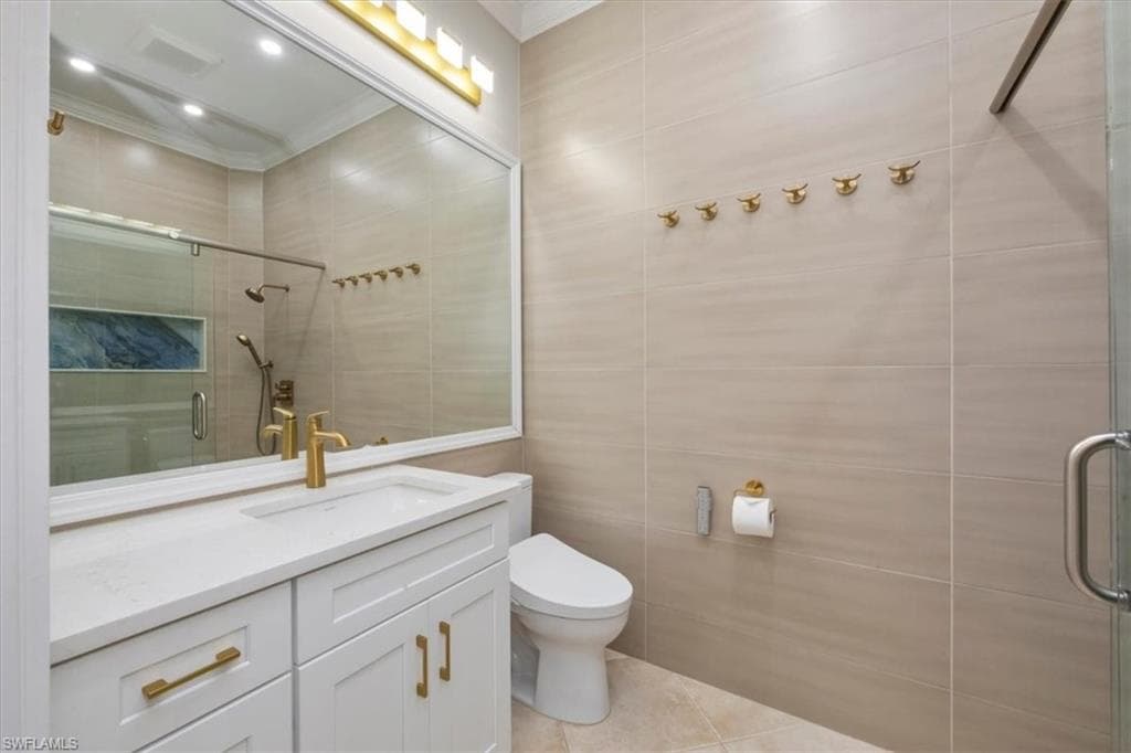 3833 Huelva CT, NAPLES FL 34109-14