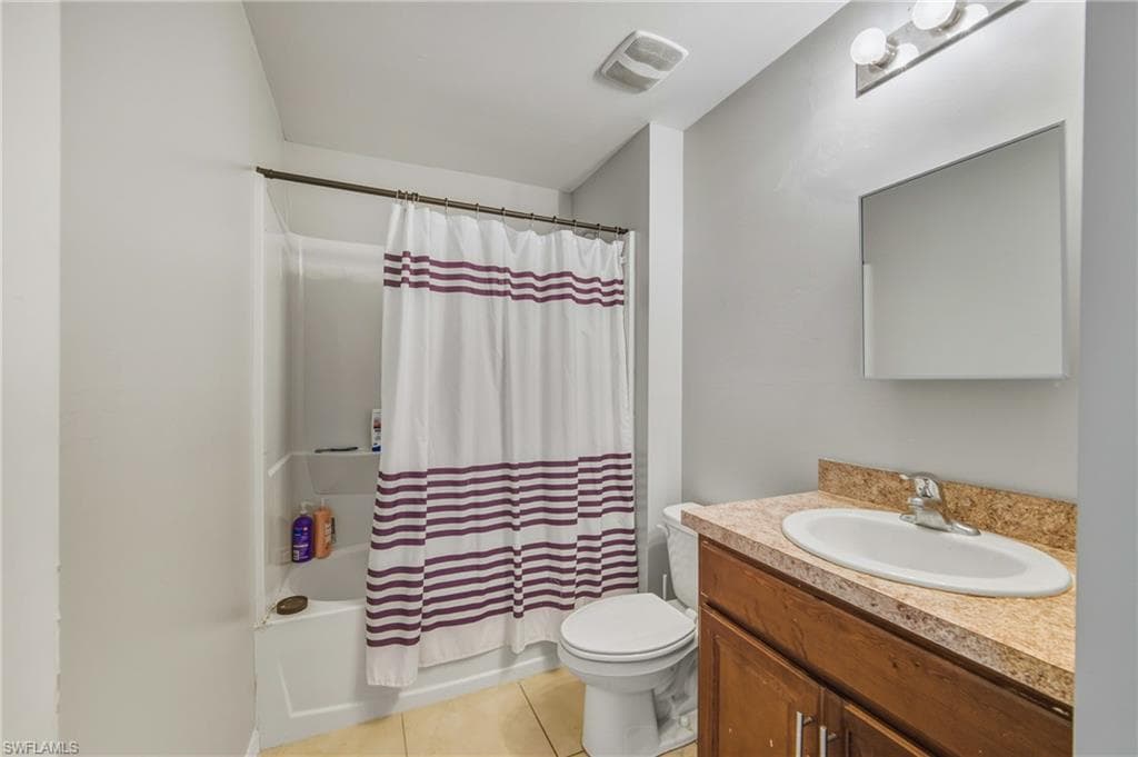 10501 Crossback LN, LEHIGH ACRES FL 33936-10