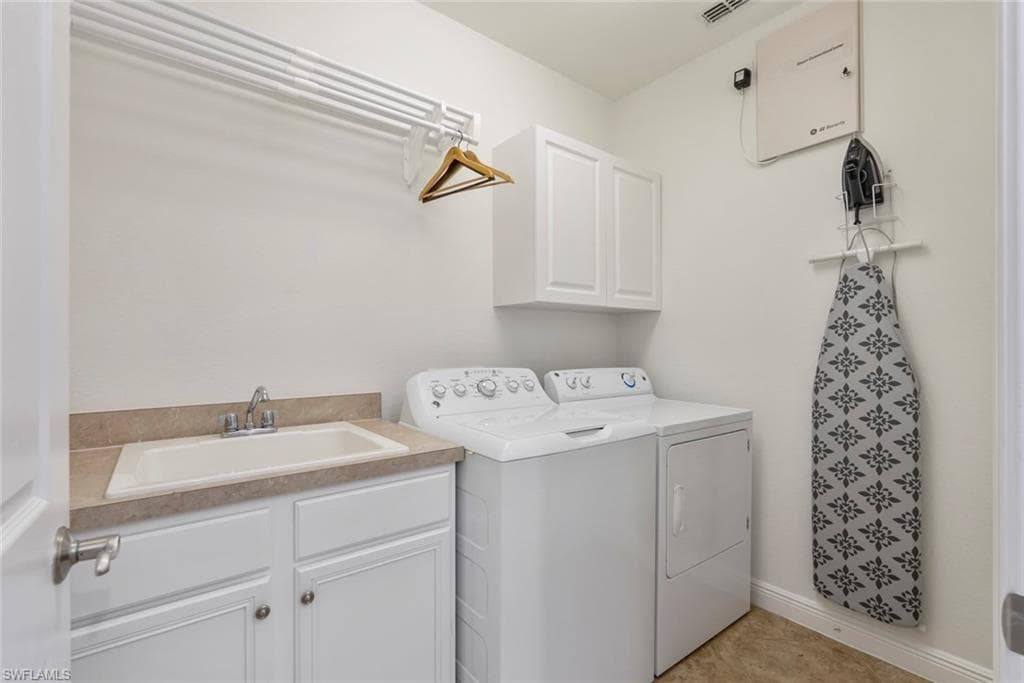 12730 Aviano DR, NAPLES FL 34105-40