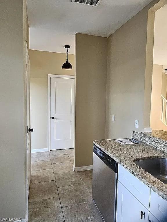 6123 Lake Front DR, FORT MYERS FL 33908-6