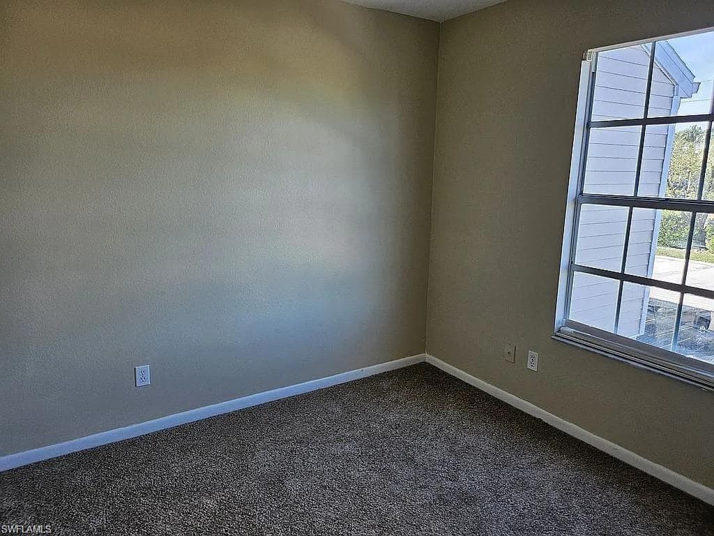 6123 Lake Front DR, FORT MYERS FL 33908-18