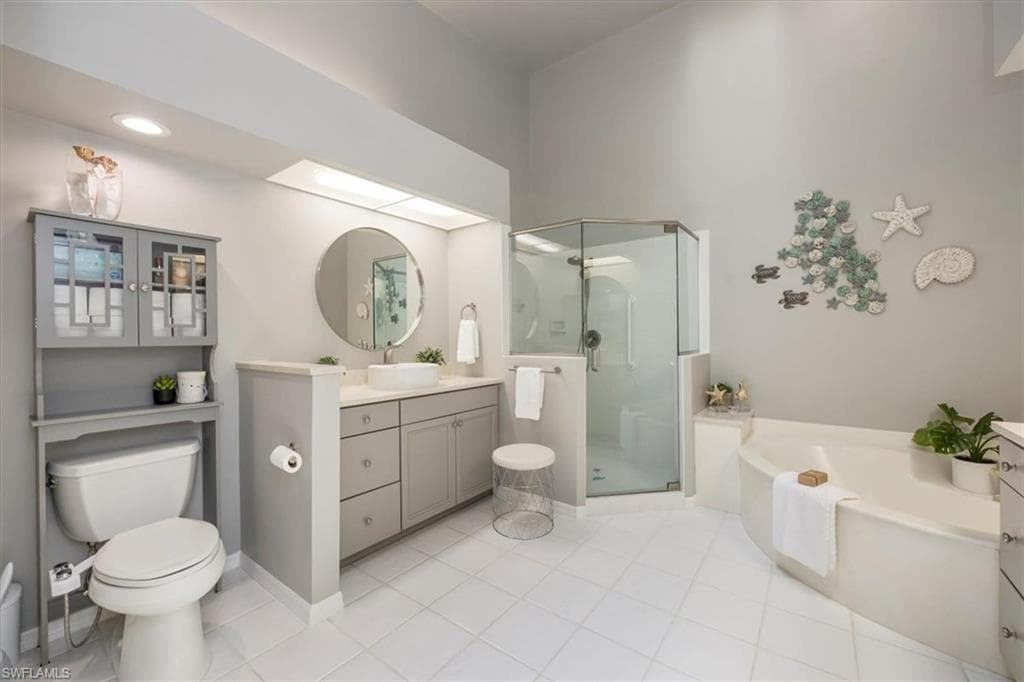 6533 Ilex CIR, NAPLES FL 34109-16